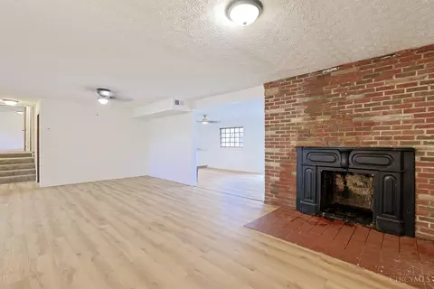 Living - 76 Stivers Rd, Aberdeen, OH 45101 photo 8 of 8