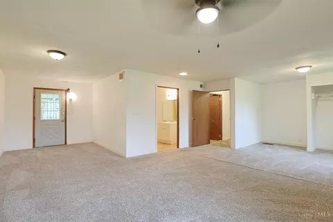 Living - 76 Stivers Rd, Aberdeen, OH 45101 photo 7 of 8