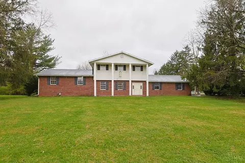 76 Stivers Rd, Aberdeen, OH 45101