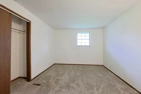 Bedroom - 76 Stivers Rd, Aberdeen, OH 45101 photo 4 of 4