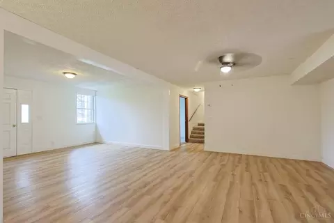 Living - 76 Stivers Rd, Aberdeen, OH 45101 photo 5 of 8