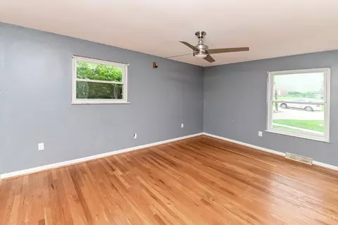 Living - 6248 Margo Ln, Cincinnati, OH 45227 photo 6 of 8