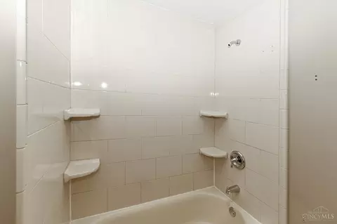 Bath - 6248 Margo Ln, Cincinnati, OH 45227 photo 2 of 4