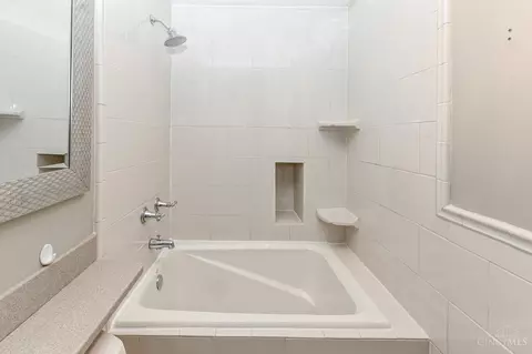 Bath - 6248 Margo Ln, Cincinnati, OH 45227 photo 4 of 4