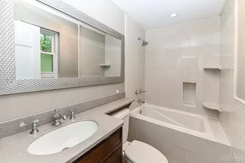 Bath - 6248 Margo Ln, Cincinnati, OH 45227 photo 3 of 4