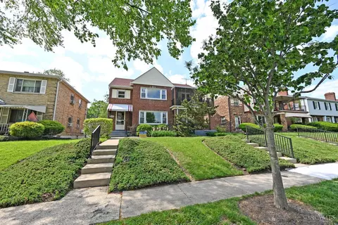 7325 Brookcrest Dr, Cincinnati, OH 45237