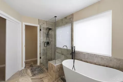 Bath - 12191 Crestfield Ct, Cincinnati, OH 45249 photo 1 of 3