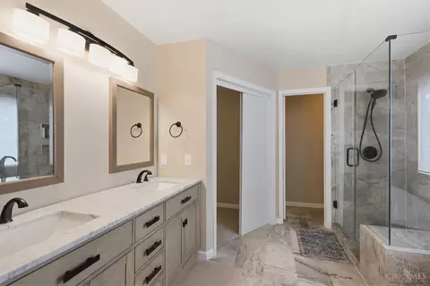 Bath - 12191 Crestfield Ct, Cincinnati, OH 45249 photo 2 of 3