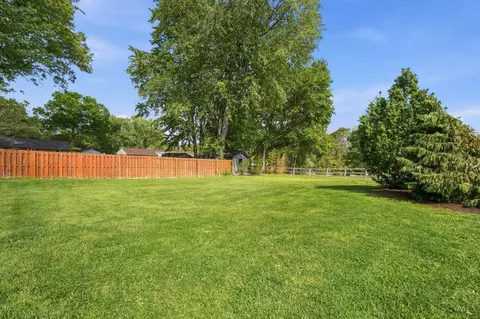 Exterior - 572 Common Wealth Dr, Cincinnati, OH 45244 photo 19 of 27