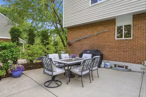Exterior - 572 Common Wealth Dr, Cincinnati, OH 45244 photo 11 of 27