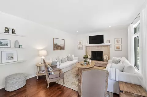 Living - 572 Common Wealth Dr, Cincinnati, OH 45244 photo 1 of 7