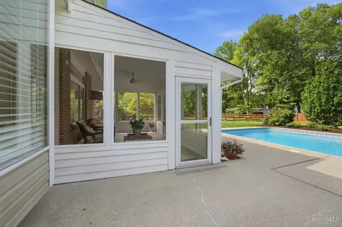 Exterior - 572 Common Wealth Dr, Cincinnati, OH 45244 photo 9 of 27