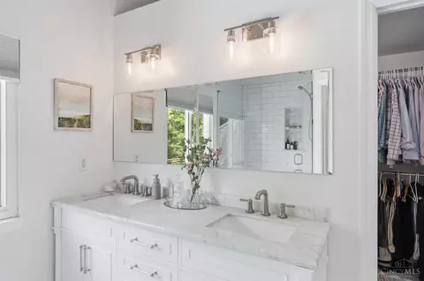 Bath - 572 Common Wealth Dr, Cincinnati, OH 45244 photo 4 of 11