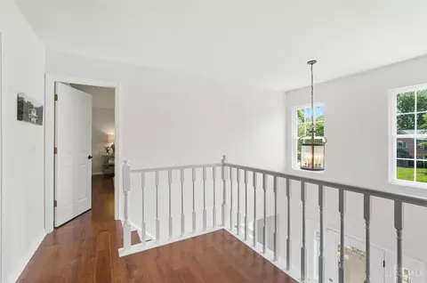 Entry Way - 572 Common Wealth Dr, Cincinnati, OH 45244 photo 7 of 11