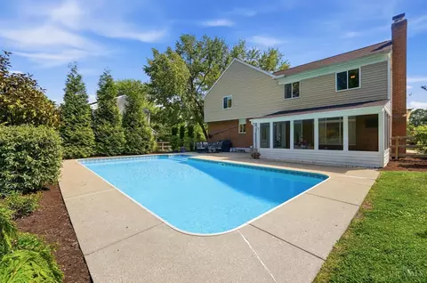 Exterior - 572 Common Wealth Dr, Cincinnati, OH 45244 photo 17 of 27
