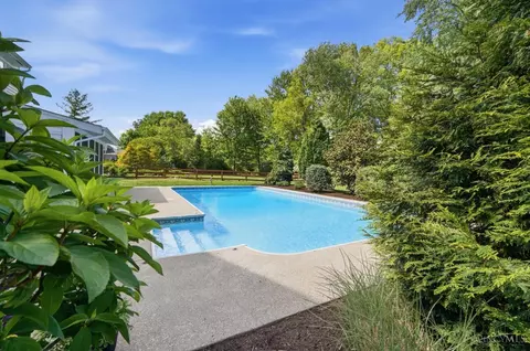 Exterior - 572 Common Wealth Dr, Cincinnati, OH 45244 photo 13 of 27