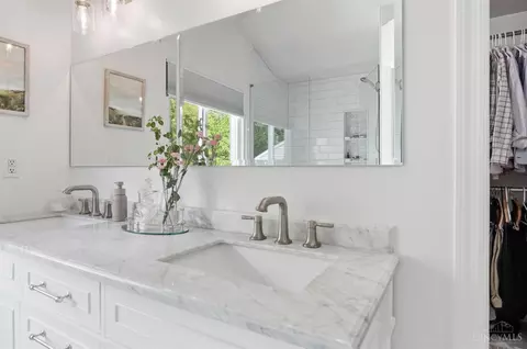 Bath - 572 Common Wealth Dr, Cincinnati, OH 45244 photo 5 of 11