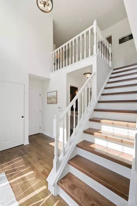 Entry Way - 572 Common Wealth Dr, Cincinnati, OH 45244 photo 5 of 11
