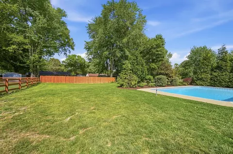 Exterior - 572 Common Wealth Dr, Cincinnati, OH 45244 photo 18 of 27