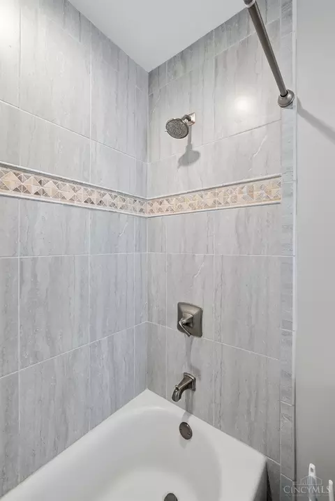 Bath - 572 Common Wealth Dr, Cincinnati, OH 45244 photo 11 of 11