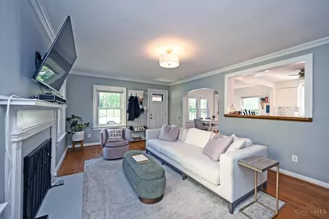 Living - 3697 Saybrook Ave, Cincinnati, OH 45208 photo 3 of 4
