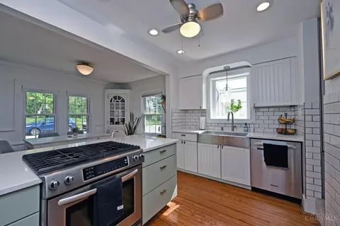 Kitchen - 3697 Saybrook Ave, Cincinnati, OH 45208 photo 3 of 5