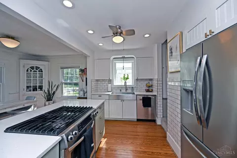 Kitchen - 3697 Saybrook Ave, Cincinnati, OH 45208 photo 2 of 5