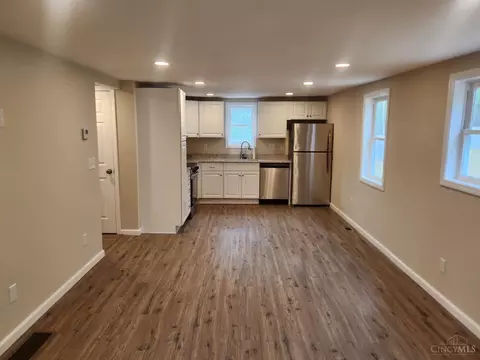 Living - 660 Main St, Batavia, OH 45103 photo 2 of 2