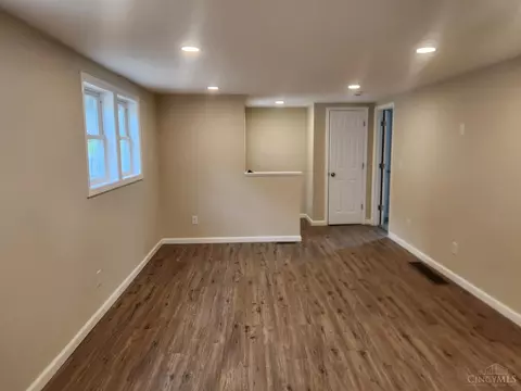 Living - 660 Main St, Batavia, OH 45103 photo 1 of 2