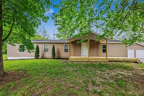 1945 Amiott Ln, Mount Orab, OH 45154