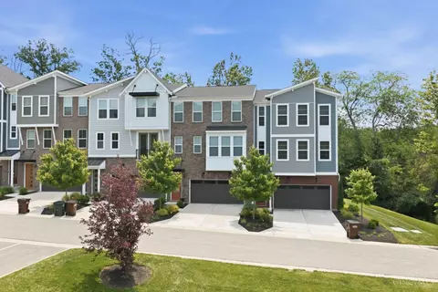 102 Blossom View Dr, Loveland, OH 45140