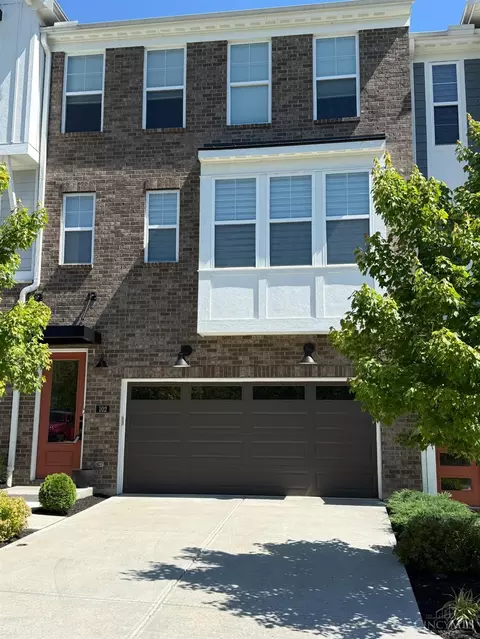 102 Blossom View Dr, Loveland, OH 45140