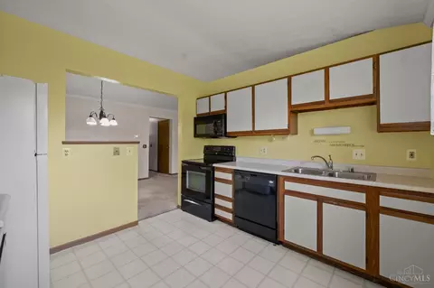 Kitchen - 3981 School Section Rd, Cheviot, OH 45211 photo 3 of 4