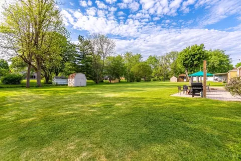 Exterior - 208 Furbee Dr, Mason, OH 45040 photo 5 of 8
