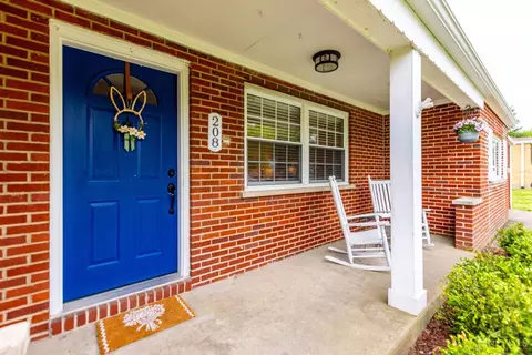 Exterior - 208 Furbee Dr, Mason, OH 45040 photo 2 of 8