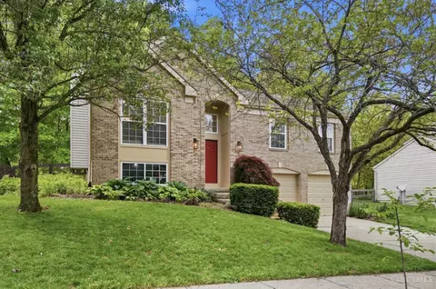 Exterior - 422 Wyndham Dr, Hamilton Township, OH 45039 photo 2 of 9