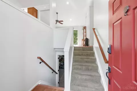 Entry Way - 422 Wyndham Dr, Hamilton Township, OH 45039 photo 1 of 3