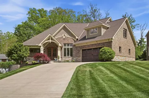 10260 Pendery Dr, Montgomery, OH 45242