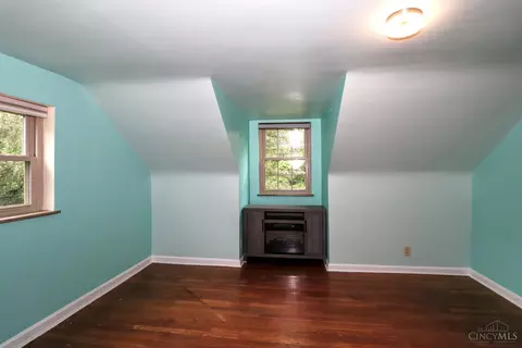 Bedroom - 1815 Wanninger Ln, Cincinnati, OH 45255 photo 6 of 12