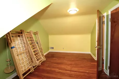 Bedroom - 1815 Wanninger Ln, Cincinnati, OH 45255 photo 10 of 12