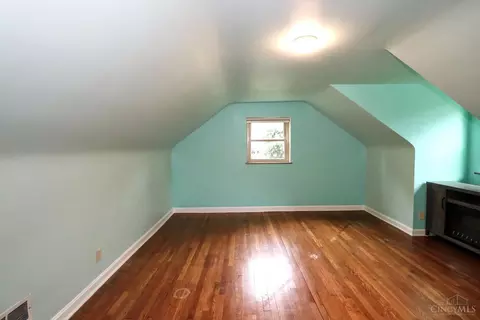 Bedroom - 1815 Wanninger Ln, Cincinnati, OH 45255 photo 5 of 12
