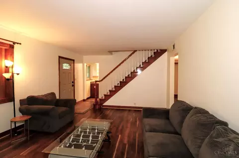 Living - 1815 Wanninger Ln, Cincinnati, OH 45255 photo 4 of 5