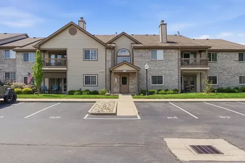 1680 Piper Ln, Centerville, OH 45440