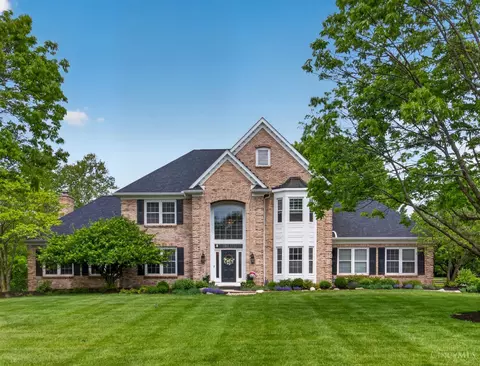 5090 Rollman Estates Dr, Cincinnati, OH 45236