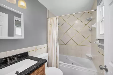 Bath - 4488 Glen Willow Dr, Batavia, OH 45103 photo 2 of 2