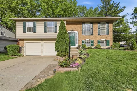 8854 Dover Dr, Maineville, OH 45039