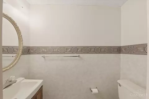 Bath - 8854 Dover Dr, Maineville, OH 45039 photo 6 of 6