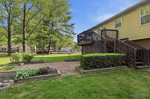 Exterior - 8854 Dover Dr, Maineville, OH 45039 photo 5 of 7