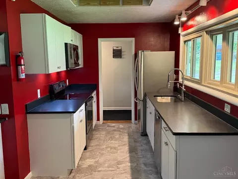 Kitchen - 9810 Lorelei Dr, Cincinnati, OH 45231 photo 1 of 1