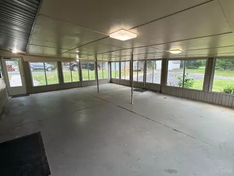 Exterior - 9810 Lorelei Dr, Cincinnati, OH 45231 photo 2 of 3